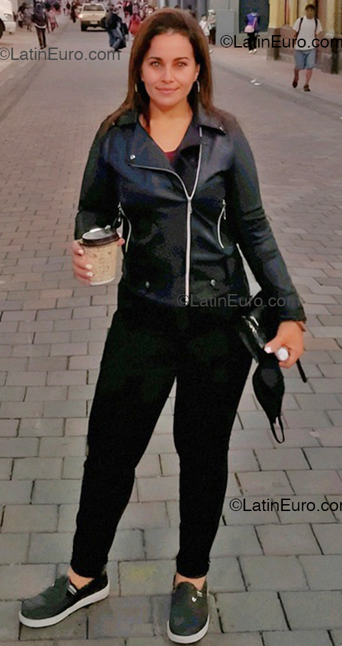 Date this young Ecuador girl Ivonne from Portoviejo EC1090