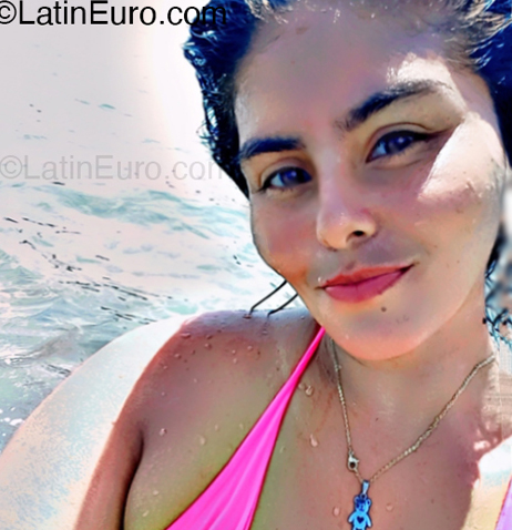 Date this sensual Venezuela girl Maria from Caracas VE5207