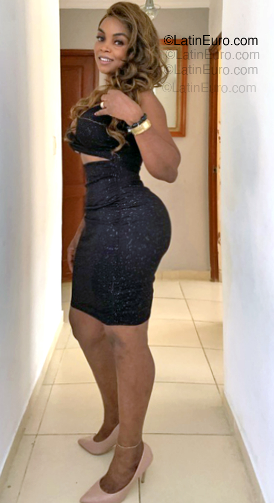 Date this fun Dominican Republic girl Ant from Santo Domingo DO54839