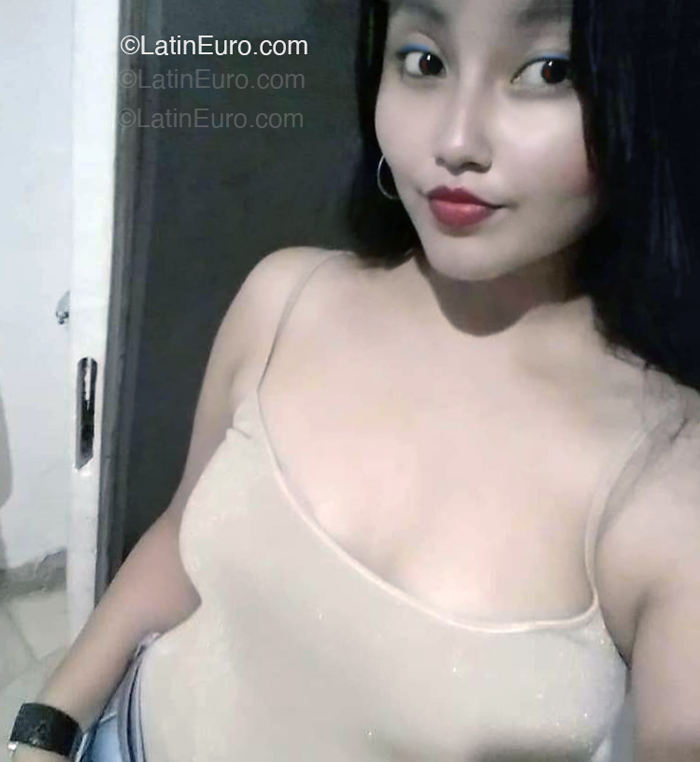 Date this fun Argentina girl Lorena from Buenos Aires AR993