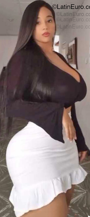 Date this attractive Colombia girl Candela from Cali CO33319