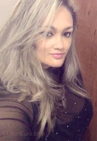 Date this sensual Brazil girl Vane from Rio De Janeiro BR12353