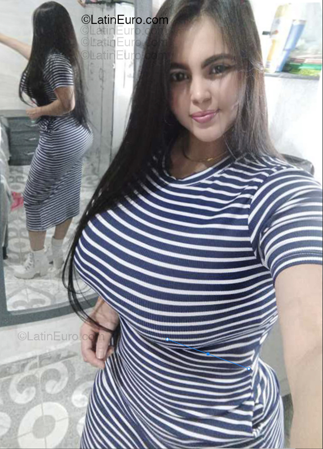 Date this hot Venezuela girl Isamar from Zulia VE5297