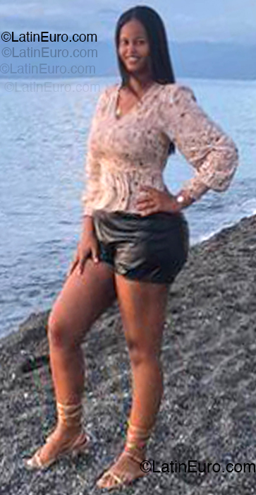 Date this charming Dominican Republic girl Yosira from Santo Domingo DO55119