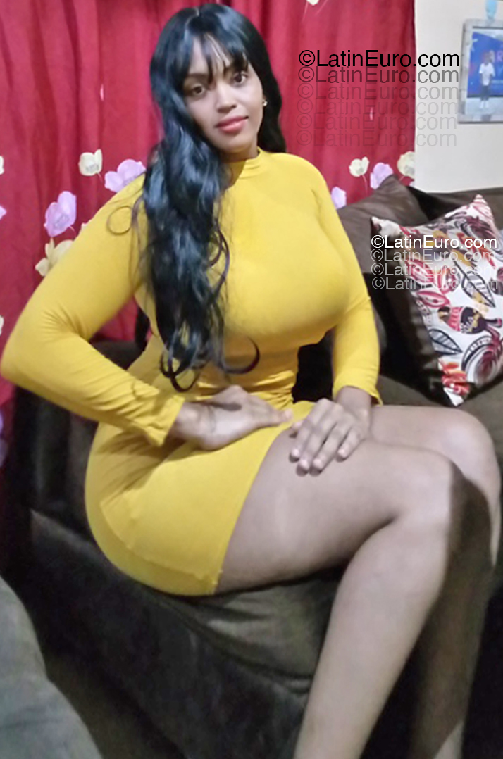 Date this exotic Dominican Republic girl Annita from Santo Domingo DO55158