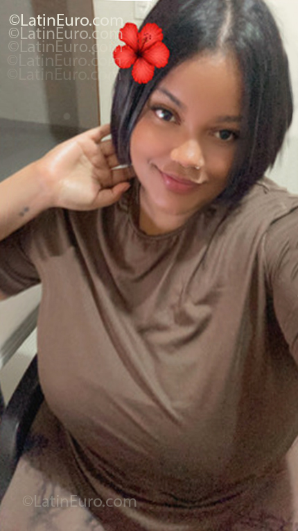 Date this cute Dominican Republic girl Mara from Santo Domingo DO55202