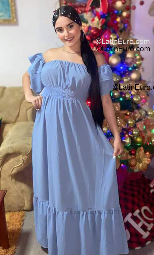 Date this attractive Venezuela girl Kimberlin from Maracaibo VE5317