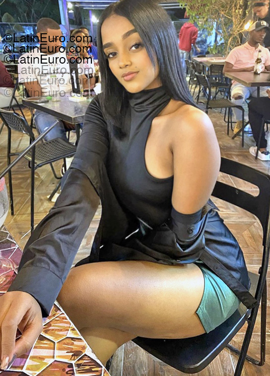 Date this charming Dominican Republic girl Beatriz from Santo Domingo DO55253