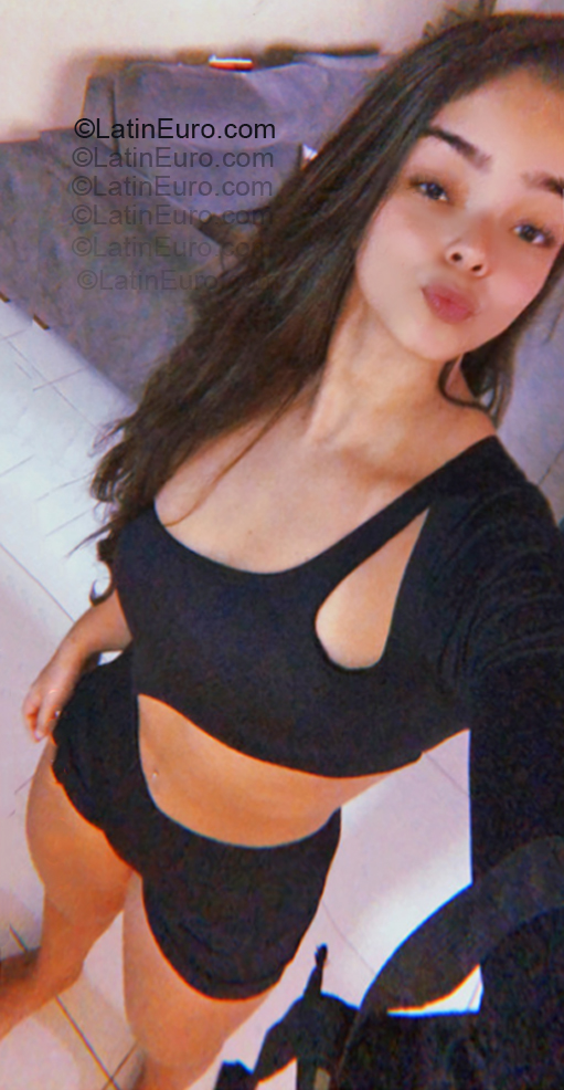 Date this georgeous Brazil girl Yasmin from Salvador BR12375