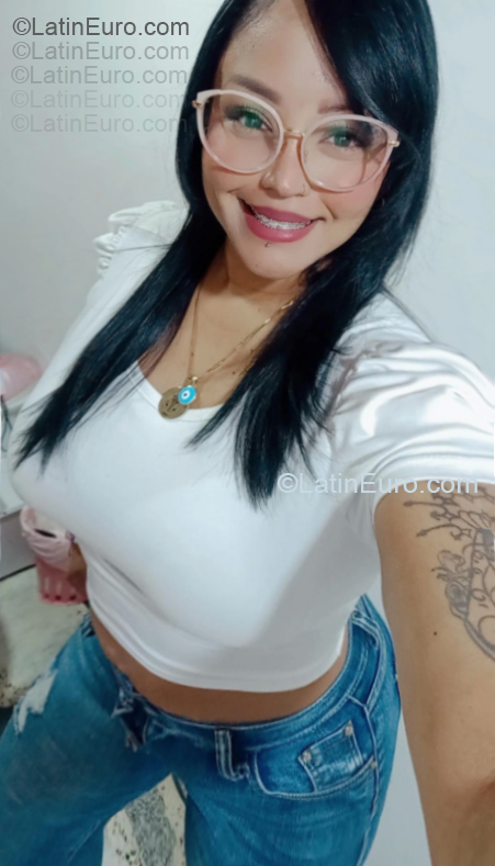 Date this athletic Colombia girl Nohemi from Cucuta CO33433