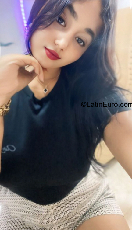 Date this fun Colombia girl Ross from Cali CO33446