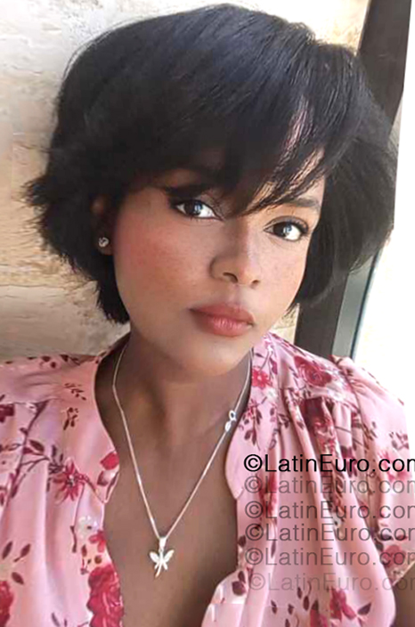 Date this hard body Dominican Republic girl Rosmery from Santo Domingo DO55385