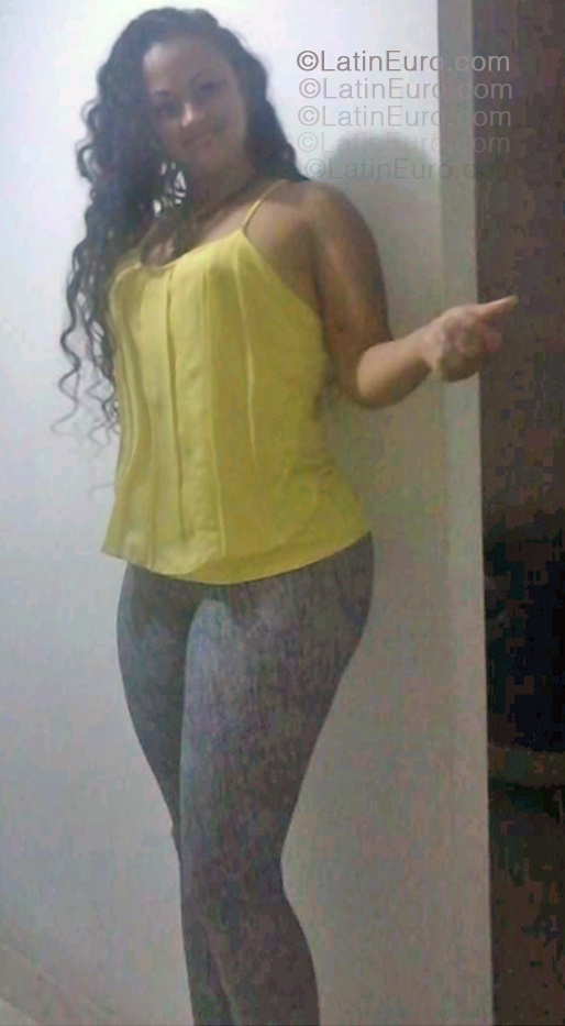 Date this funny Colombia girl Patricia from Cali CO33470