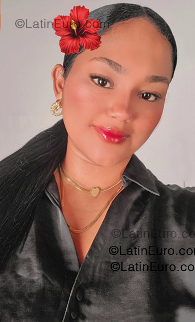 Date this sultry Venezuela girl Fernanda Mirianny from Caracas VE5331