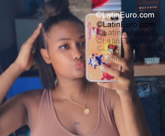 Date this stunning Dominican Republic girl Patricia from Bajos De Haina DO55412