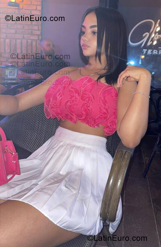 Date this fun Dominican Republic girl Neny from Santo Domingo DO55433