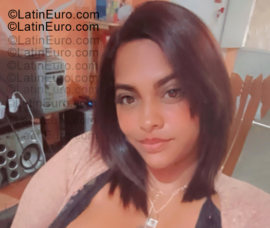 Date this athletic Venezuela girl Yenny from Chacao VE5356