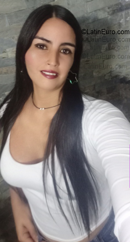Date this happy Venezuela girl Liliana from Caracas VE5365
