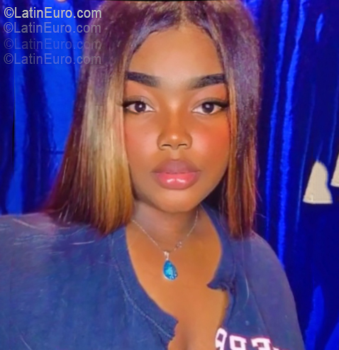 Date this nice looking Dominican Republic girl Francelis from Santo Domingo DO55509