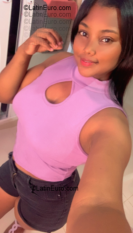 Date this funny Dominican Republic girl Yudy from Santo Domingo DO55516