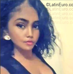 Date this foxy Dominican Republic girl Angelica from Santo Domingo DO55540