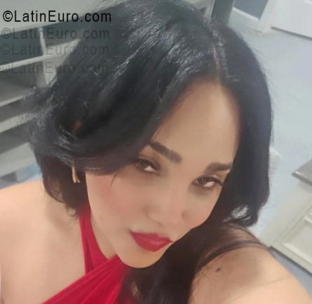 Date this delightful United States girl Jiselina from Detroit US25208