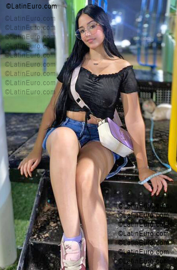 Date this lovely Colombia girl Albe from Medellin CO33518