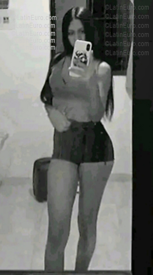 Date this attractive Venezuela girl Maglianny from San Felipe VE5378