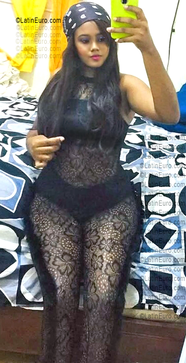 Date this tall Dominican Republic girl Angelica from Santo Domingo DO55597