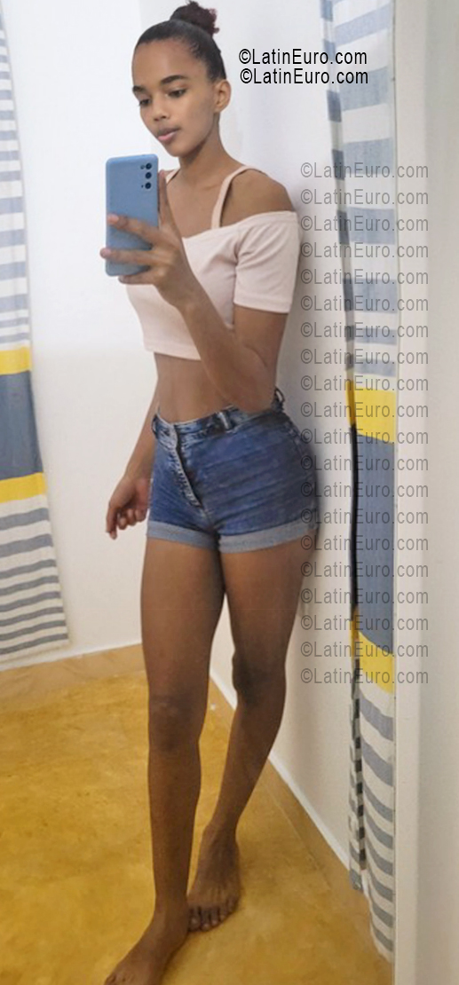 Date this attractive Dominican Republic girl Anyis from La Altagracia DO55619