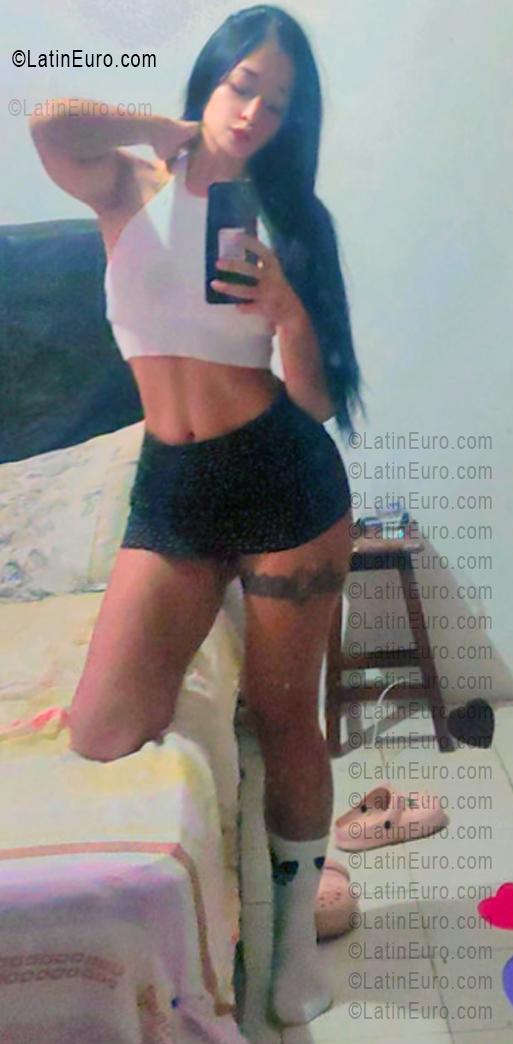 Date this hot Venezuela girl Lau from Caracas VE5386
