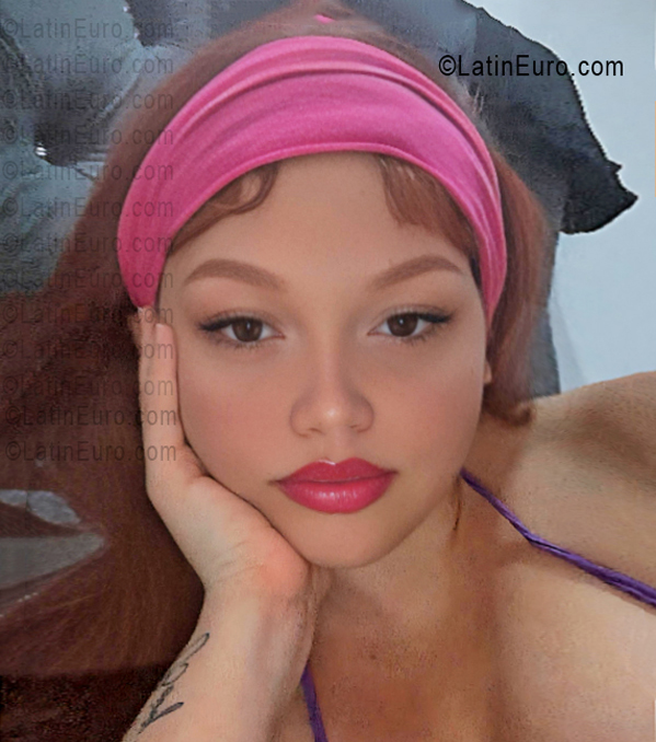 Date this sensual Dominican Republic girl Yuleisy from Santo Domingo DO55708