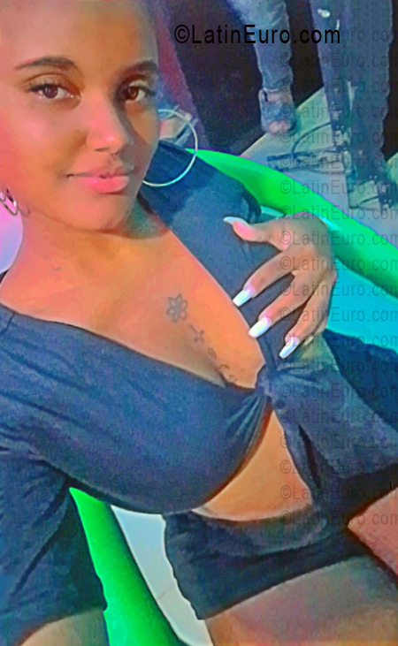 Date this lovely Dominican Republic girl Rebeca from Santo Domingo DO55743