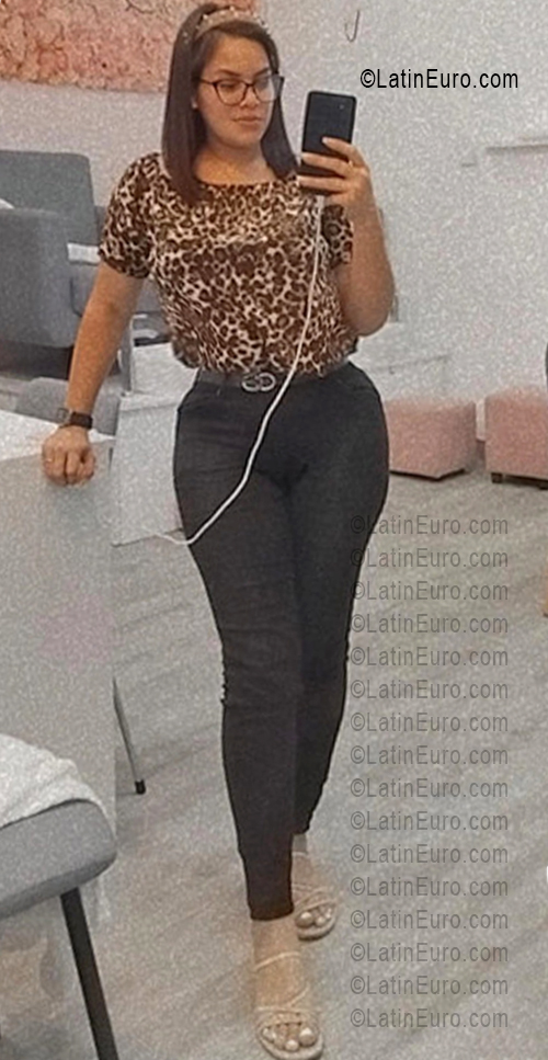 Date this pretty Panama girl Yulianis from Panama City PA1425