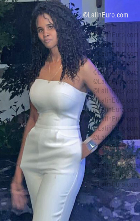 Date this hard body Dominican Republic girl Rosanna from San Rafael Del Yuma DO55800