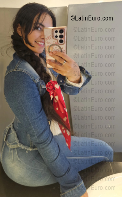 Date this stunning Colombia girl Lili from Zipaquira CO33562