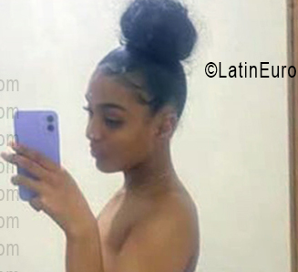 Date this athletic Dominican Republic girl Lynn from Santo Domingo DO55853