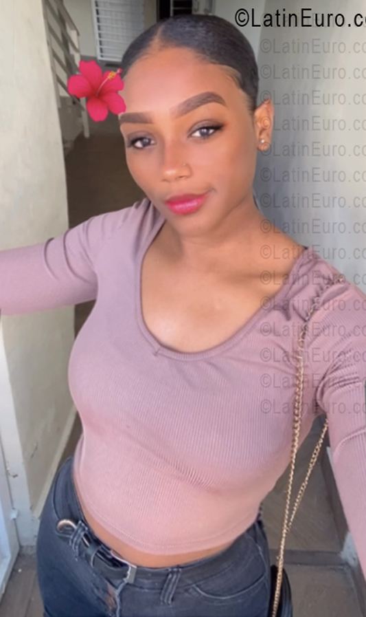 Date this stunning Dominican Republic girl Ambar from La Romana DO55915
