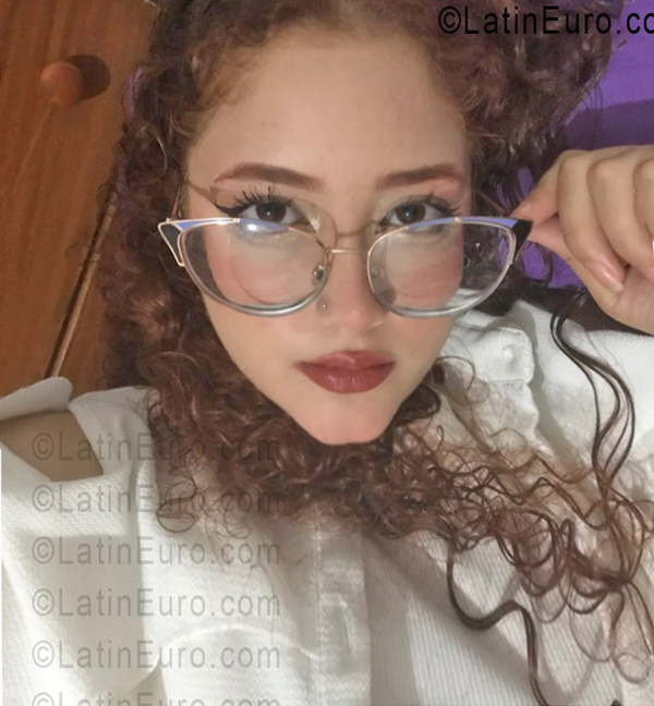 Date this delightful Colombia girl Valentina from Cartagena CO33595