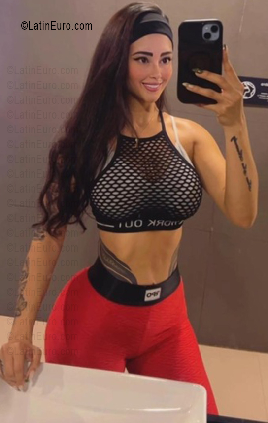 Date this young Colombia girl Pau from Cali CO33604