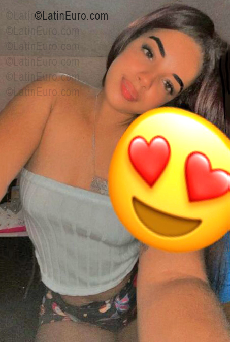 Date this delightful Dominican Republic girl Anglica from Santo Domingo DO55961