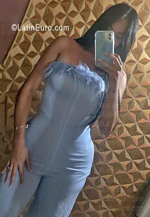 Date this sensual Dominican Republic girl Frankelia from Santo Domingo DO55964