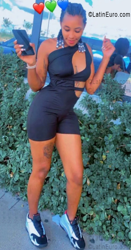 Date this sensual Dominican Republic girl Ivelis from Santo Domingo DO55974