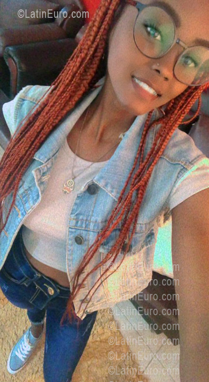 Date this funny Dominican Republic girl Yameli from Santo Domingo DO55983