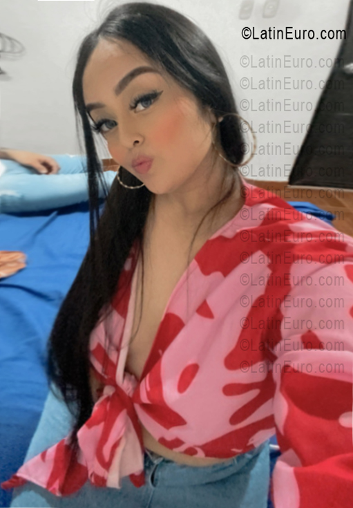 Date this tall Colombia girl Estefany from Bucaramanga CO33632