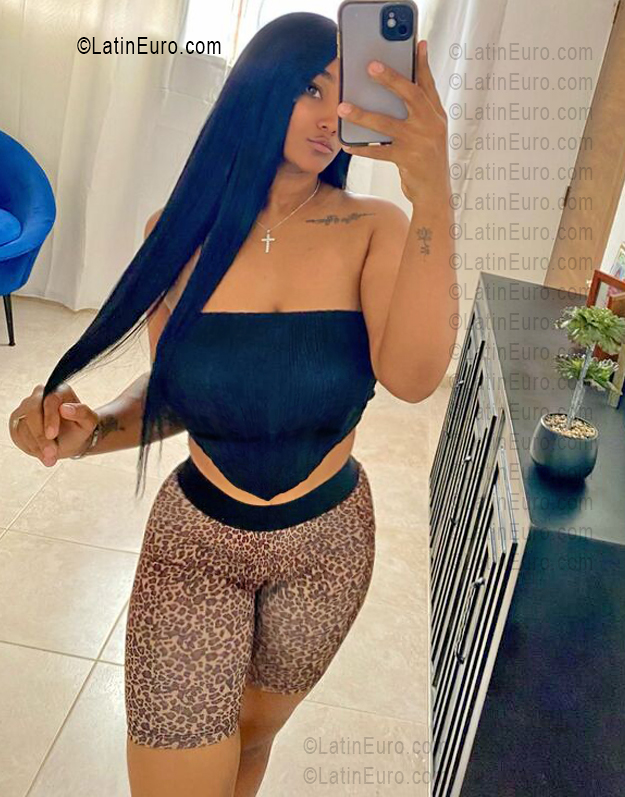 Date this sensual Dominican Republic girl Debie from Santiago DO56026