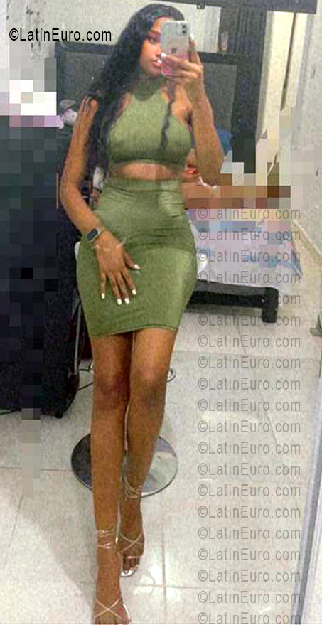 Date this sensual Dominican Republic girl Merlys from Santo Domingo DO56038