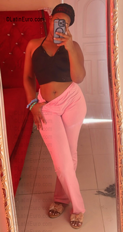 Date this sultry Dominican Republic girl Lenin from Banica DO56050