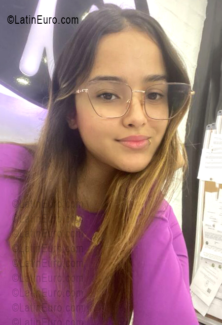 Date this passionate Venezuela girl Arianna from Zulia VE5413