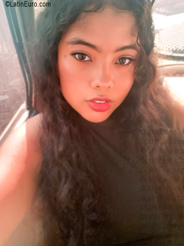 Date this attractive Dominican Republic girl Madeline from Banica DO56093